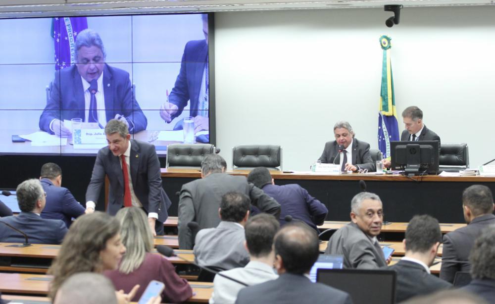 Ao vivo: Comissão mista vota projeto da Lei Orçamentária