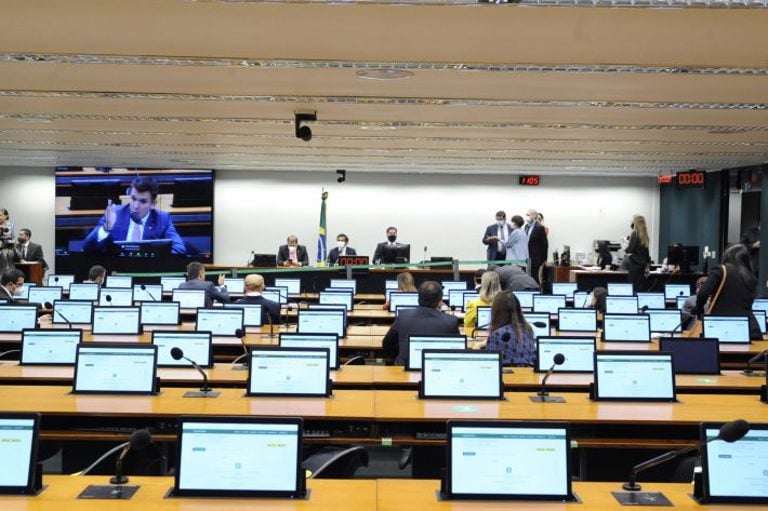 Decisões são adiadas para a próxima semana