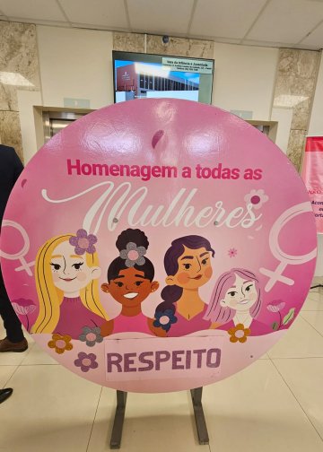 Faz parte da programação a realização de serviços informativos