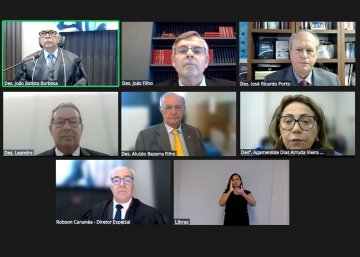 Parte dos desembargadores participou de forma virtual
