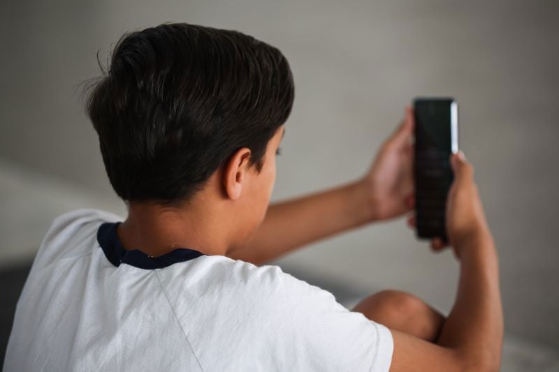 Proibição de celulares das escolas de ensino básico foi aprovada no Congresso Nacional e sancionada por Lula