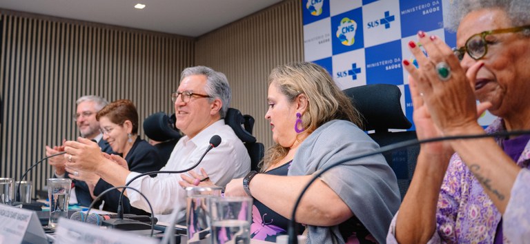 “Considero o Conselho a maior barreira para o negacionismo nesse país”, afirma Padilha durante reunião do CNS