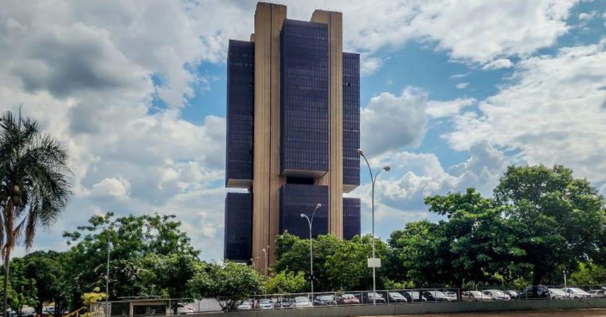 Copom aumenta Selic em 1 ponto pela 3ª vez seguida, para 14,25% ao ano