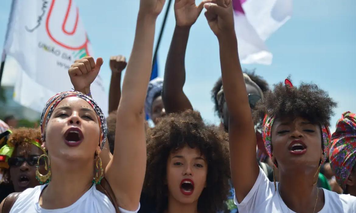 Texto defende proteção para mulheres defensoras de direitos humanos