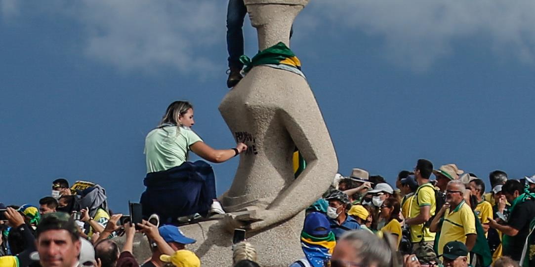 Debora do “perdeu, mané” não recebeu proposta de acordo, afirma PGR