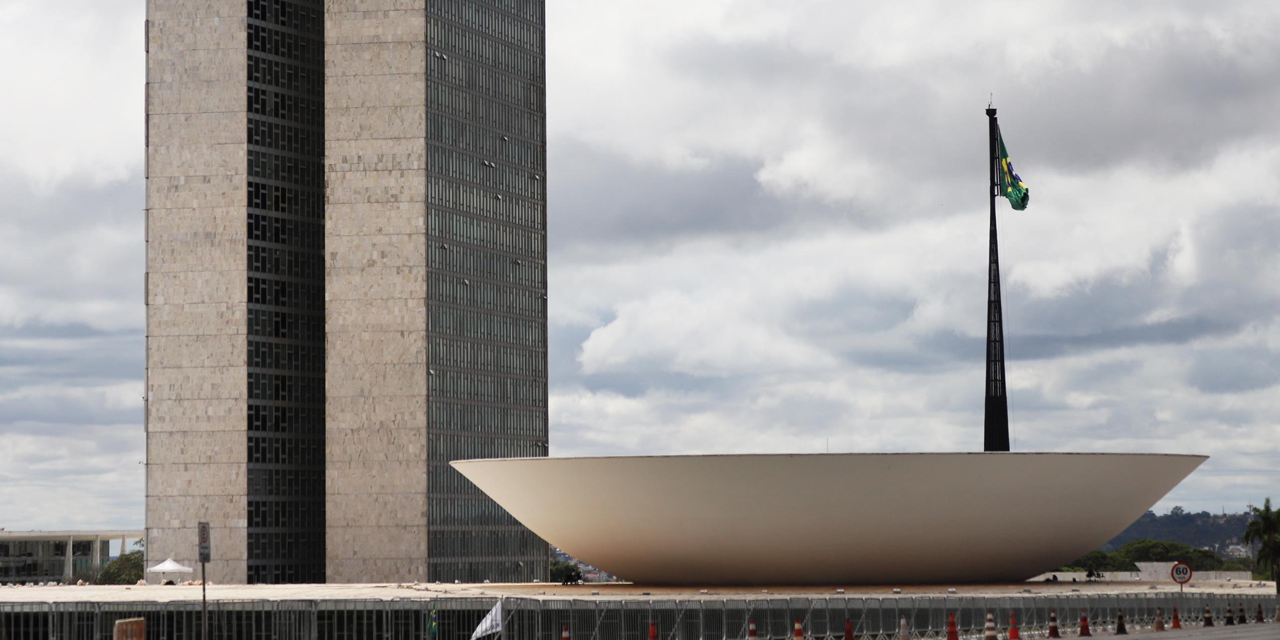 Deputados aprovam mudança nas regras de emendas