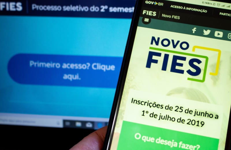 Câmara analisa projeto que libera Fies integral para cursos mais caros