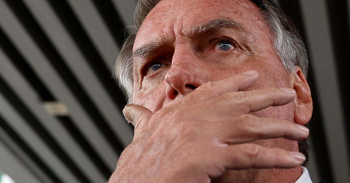 Dois em cada três brasileiros acreditam que Bolsonaro será condenado