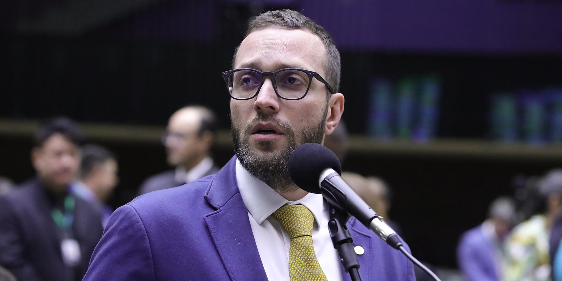 Filipe Barros assume Relações Exteriores e defende Eduardo Bolsonaro