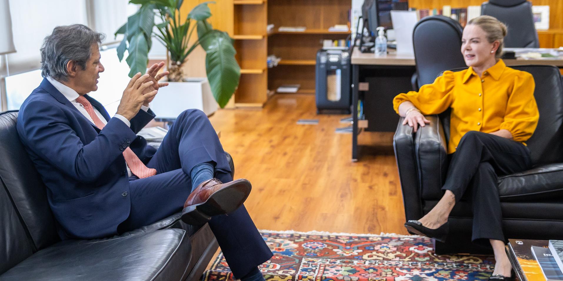 Gleisi: Governo deve apresentar na semana que vem projeto do IR