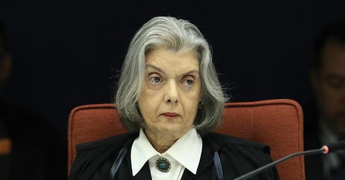 “Golpe não se dá da noite para o dia”, diz Cármen ao receber denúncia