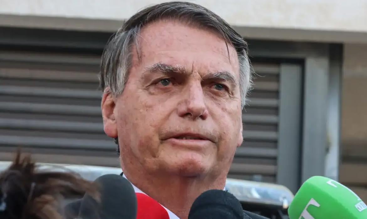 Bolsonaro é réu na denúncia da PGR pelos ataques antidemocráticos e decisão repercute