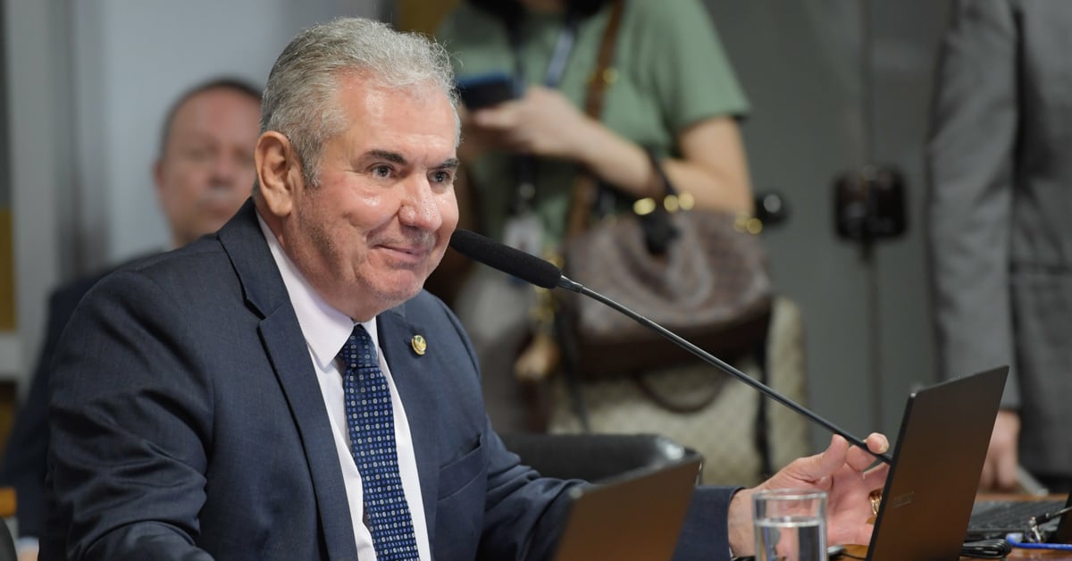 Impasses no Vale-Gás e Pé-de-Meia estão resolvidos, diz relator do Orçamento