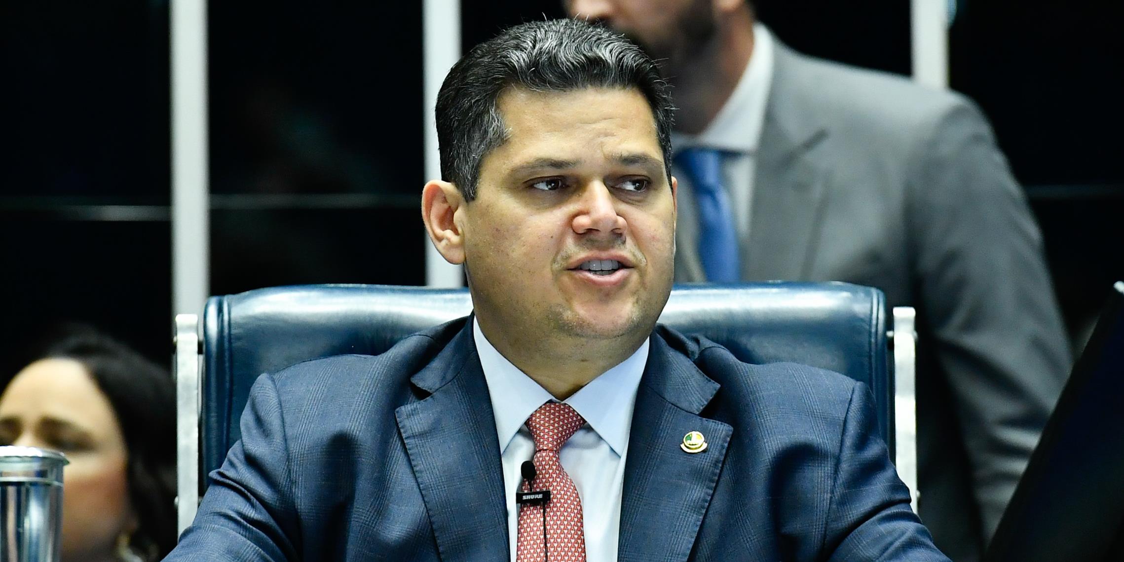 Isenção do IR: Davi elogia iniciativa e garante atenção para o projeto