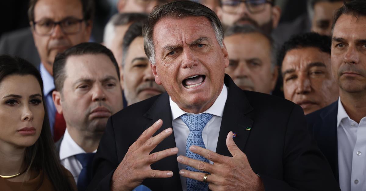 Julgamento de Bolsonaro no STF repercute em jornais internacionais