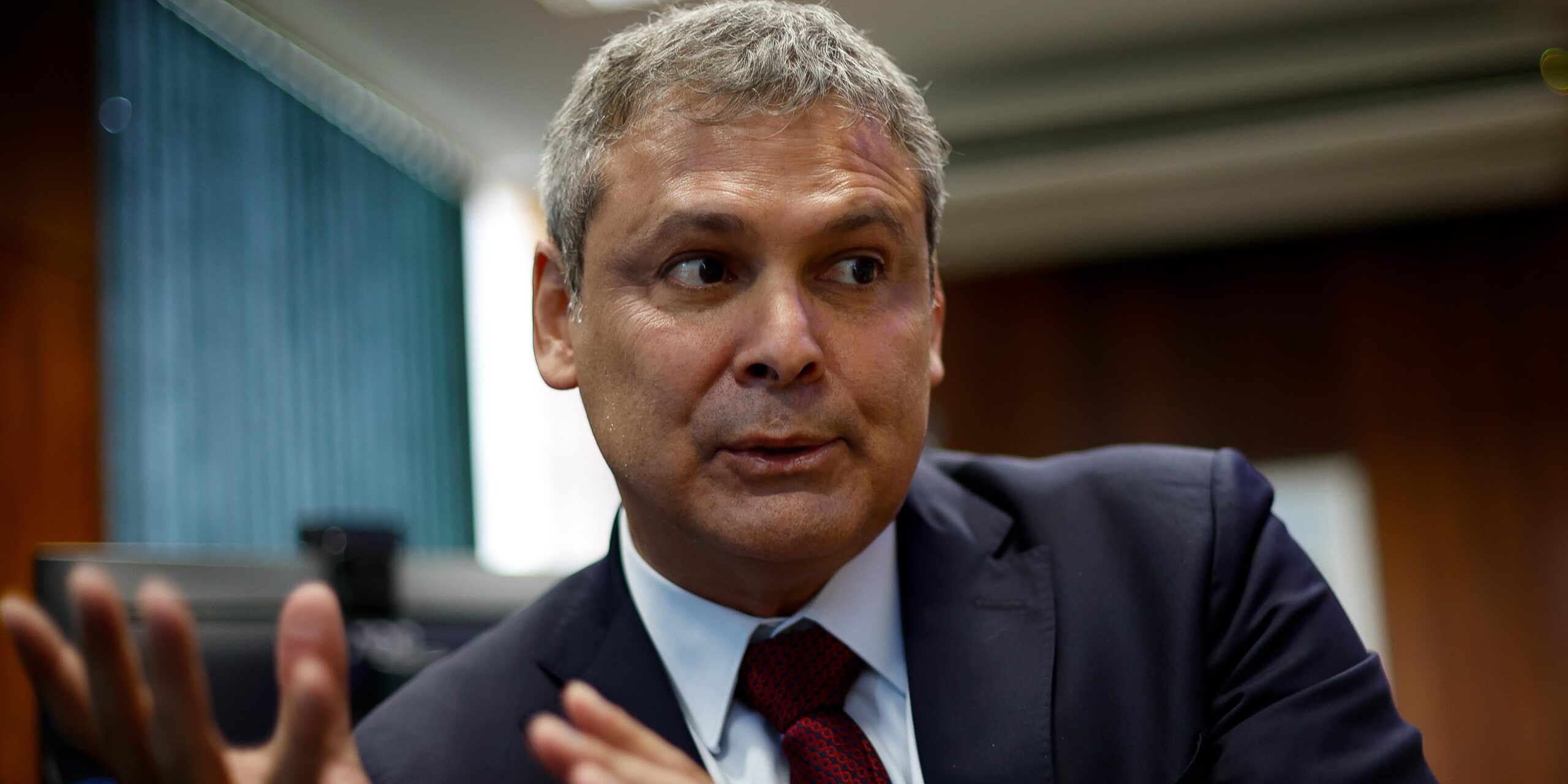 Líder do PT liga alerta e estima pelo menos 200 votos para anistia