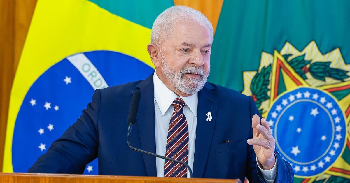Lula assina projeto de isenção do Imposto de Renda até R$ 5 mil