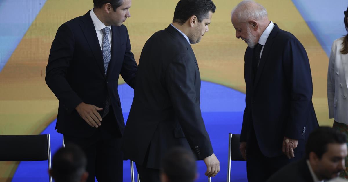 Lula diz que chamará Hugo e Alcolumbre em suas viagens internacionais