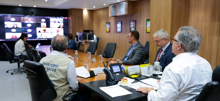 Ministro Padilha reúne grupo de especialistas para fortalecer ações contra a dengue