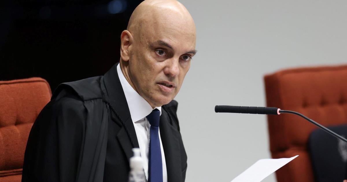 Moraes abre voto com vídeo do 8 de janeiro: “Isso não é violência?”