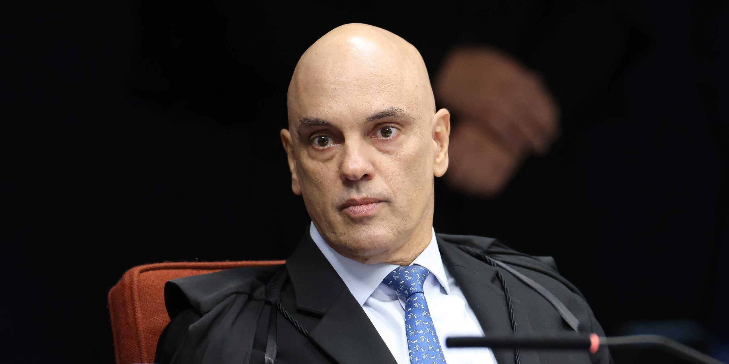 Moraes é interrompido por gritos durante julgamento de Bolsonaro no STF