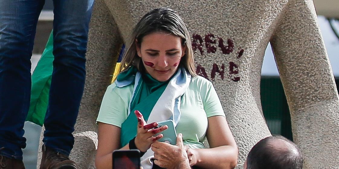 “Não sabia do valor”, diz pichadora de estátua no STF. Veja carta