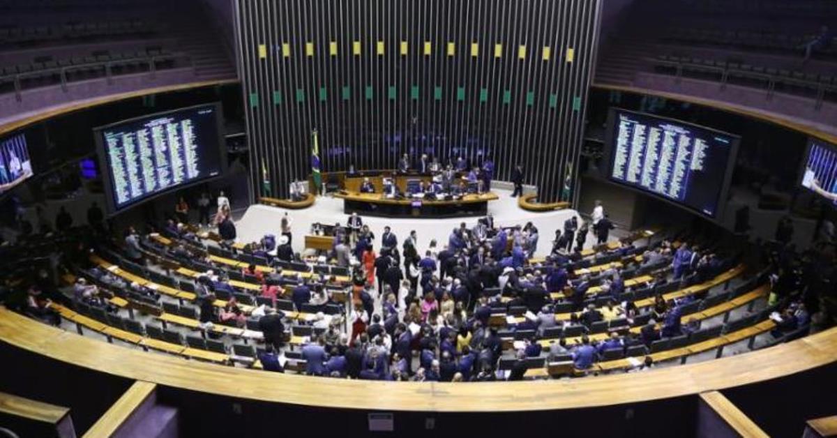 Oposição espera 309 votos em 11 partidos para anistia; veja projeção