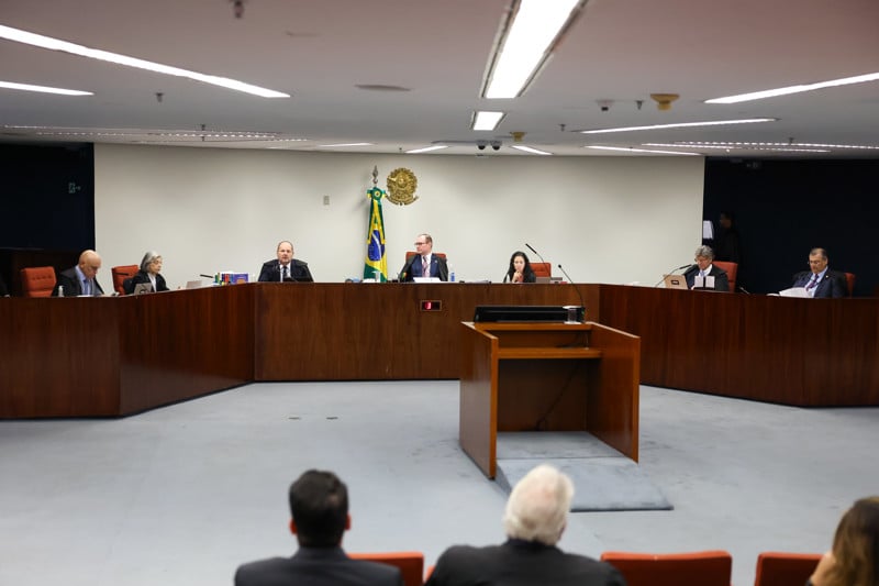 Ministros durante sessão na 1ª turma.