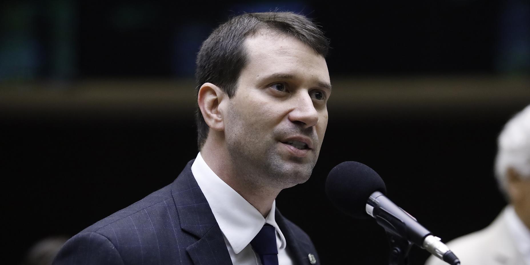 Projeto prevê porte de spray de pimenta para autodefesa de mulheres