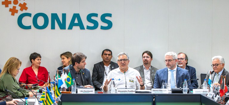 “Queremos uma agenda compartilhada”, disse Padilha para gestores de estados e municípios