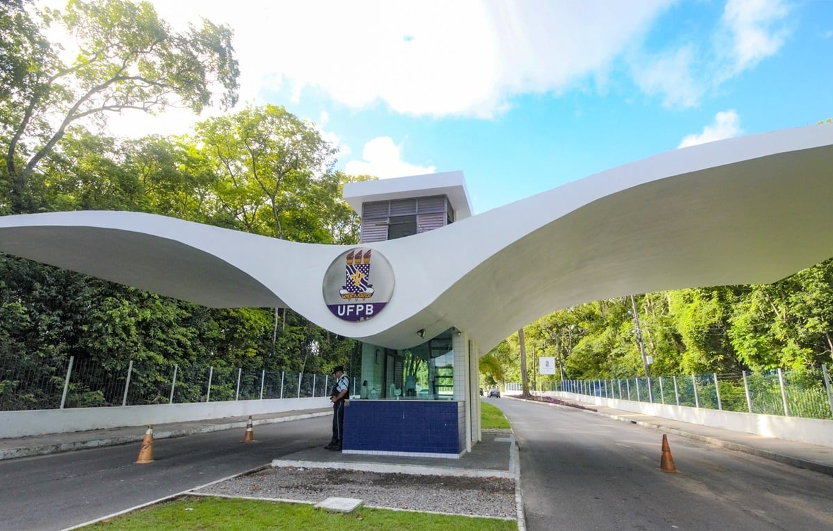 Reitor indica iminência em concurso UFPB da área de Apoio