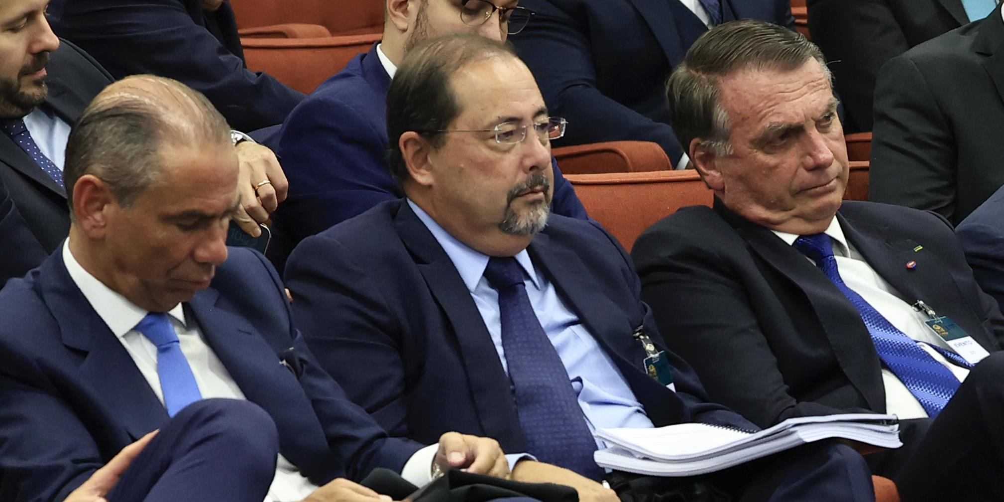 Advogado José Luis Mendes de Oliveira Lima, advogado Celso Sanchez Vilardi e ex-presidente Jair Bolsonaro