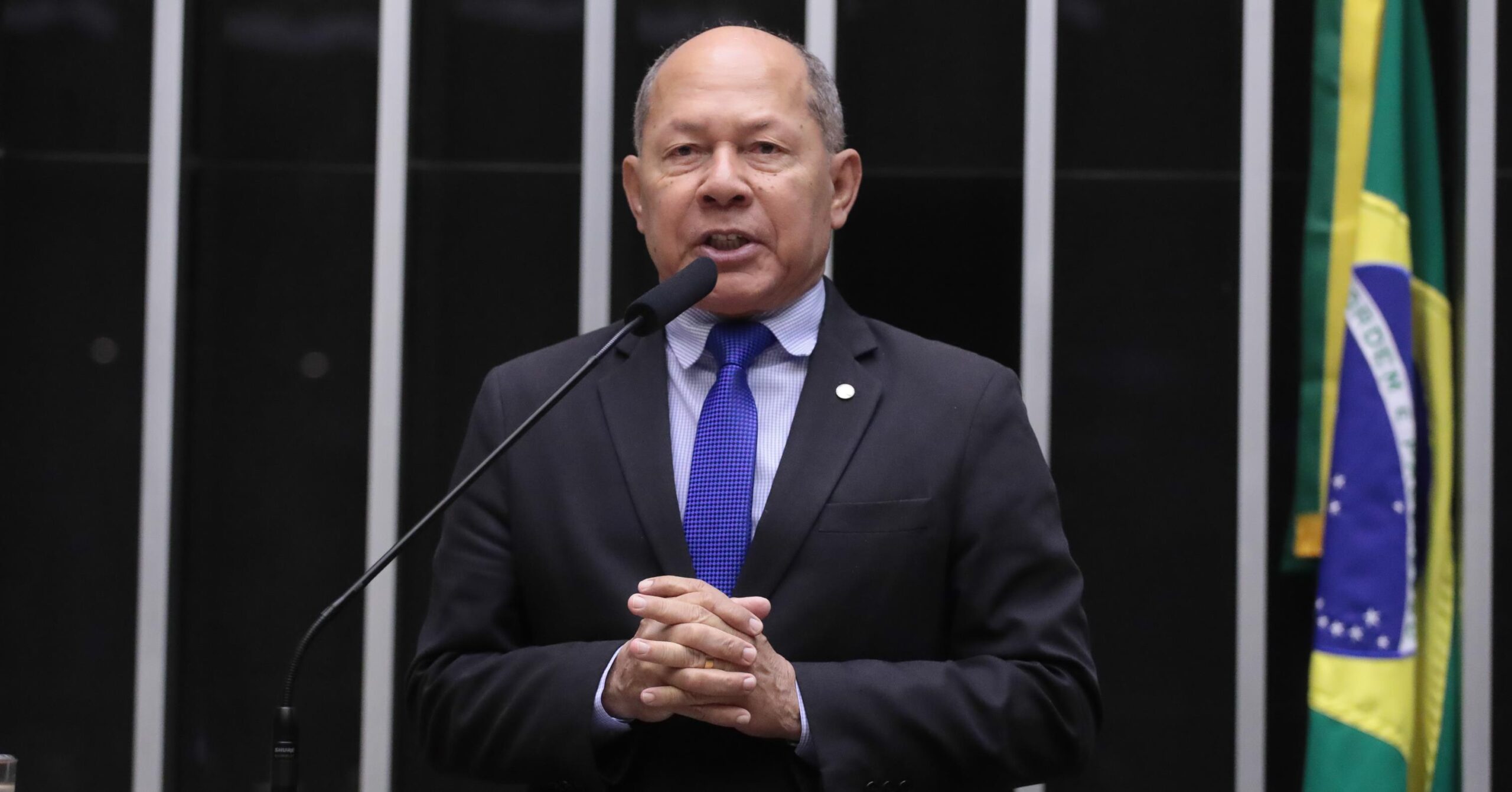 Símbolos cristãos em paradas LGBTQIA+ podem ser proibidos