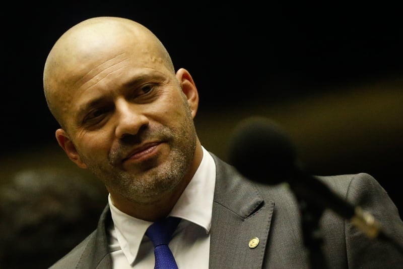 Daniel Silveira deverá cumprir pena em regime semiaberto.