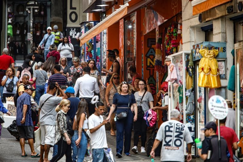 Vendas do comércio varejista recuam 0,1% em janeiro