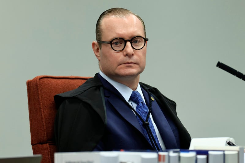 O presidente da Primeira Turma do STF, Cristiano Zanin, deu o último voto para tornar Bolsonaro réu.