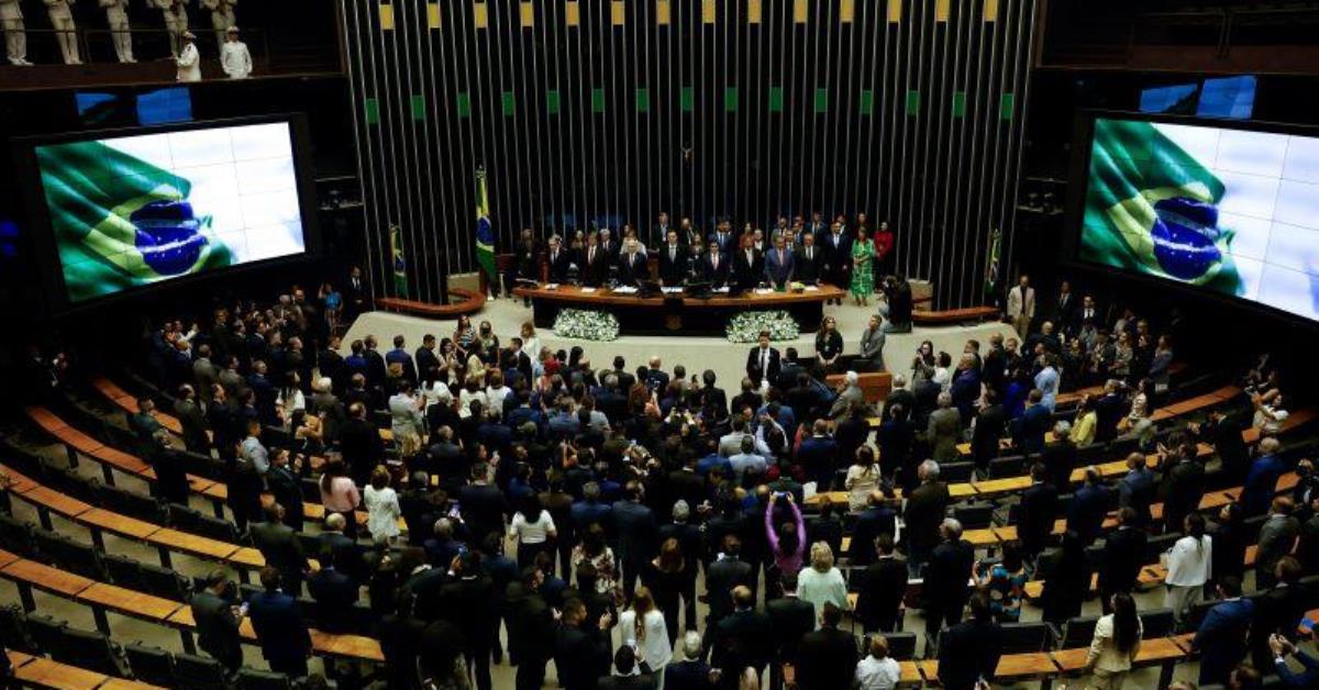 74 deputados que votam com Lula na Câmara assinaram lista da anistia
