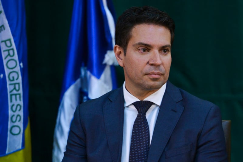 Decisão limita atuação da Câmara e mantém Ramagem réu por tentativa de golpe.