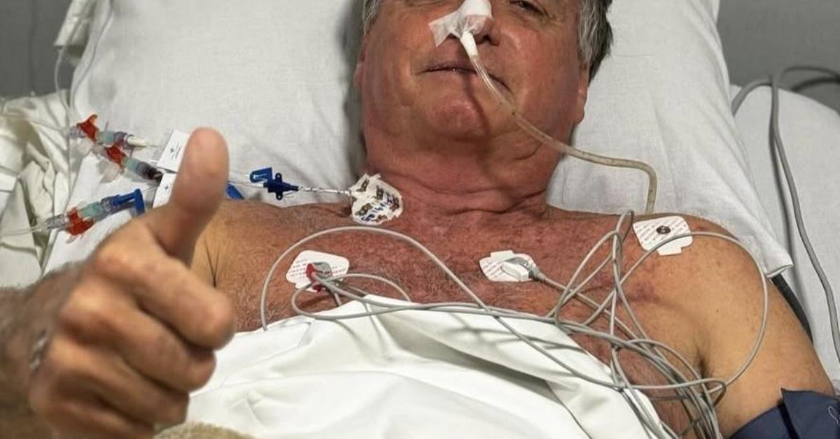 Após 12 horas, cirurgia de Jair Bolsonaro é concluída