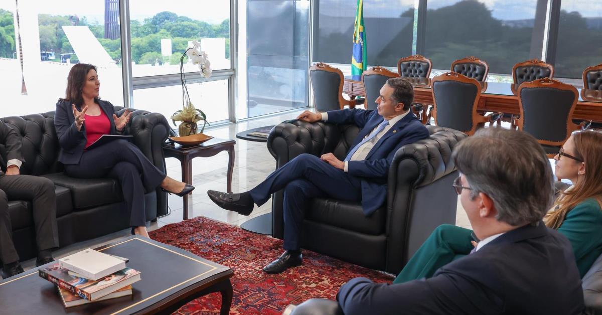 Barroso se reúne com Simone Tebet para tratar do orçamento do STF