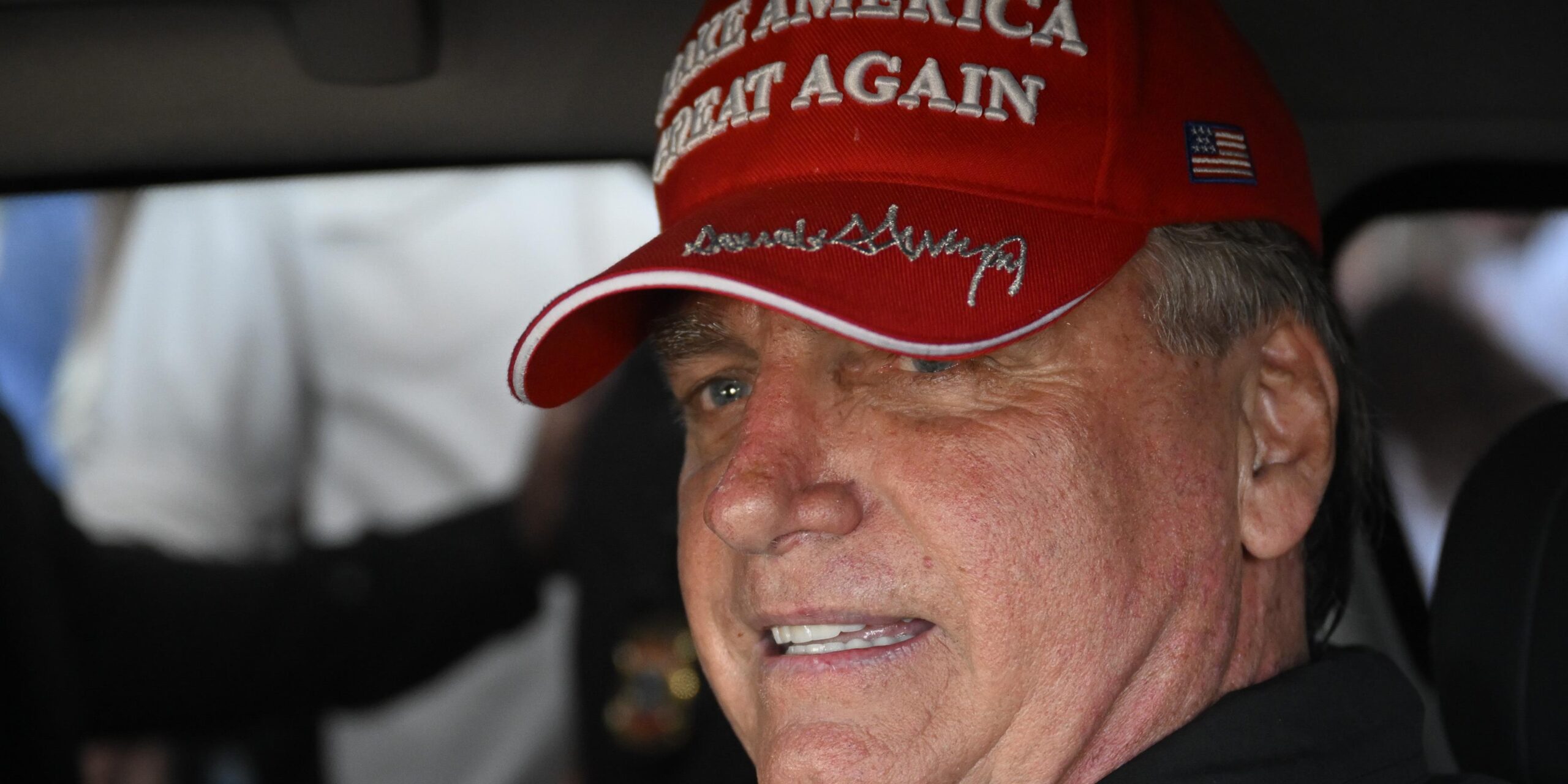 Bolsonaro apoia “tarifaço” de Trump e contraria bancada do agronegócio