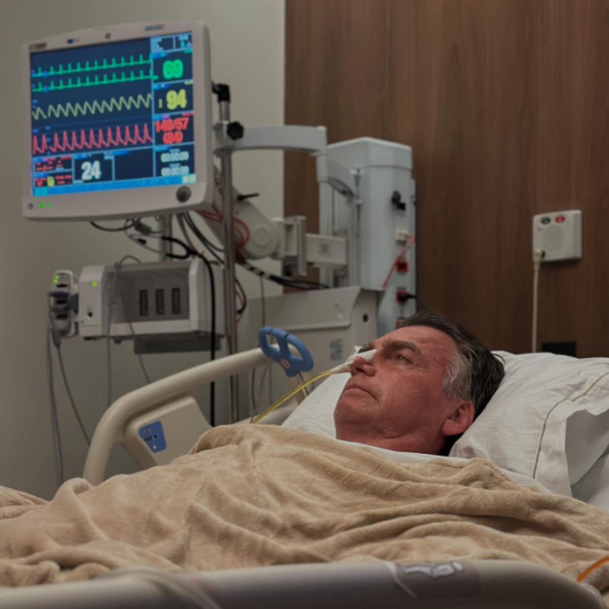 Imagem publicada pelo ex-presidente Jair Bolsonaro em redes sociais.