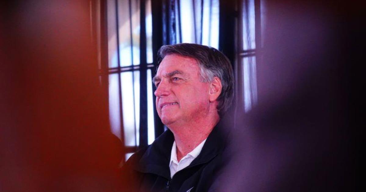 Bolsonaro é hospitalizado em Natal e faz exames após sentir dores