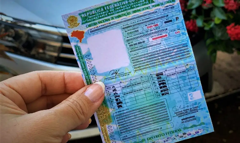 Proposta em votação destina recursos arrecadados com multas de trânsito para a emissão de CNH gratuita