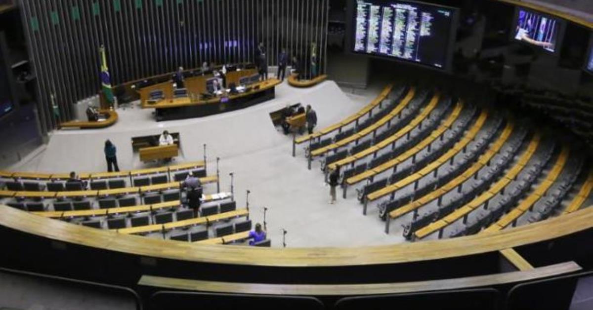 Câmara votará 23 itens antes do feriado; custeio de CNH está em pauta