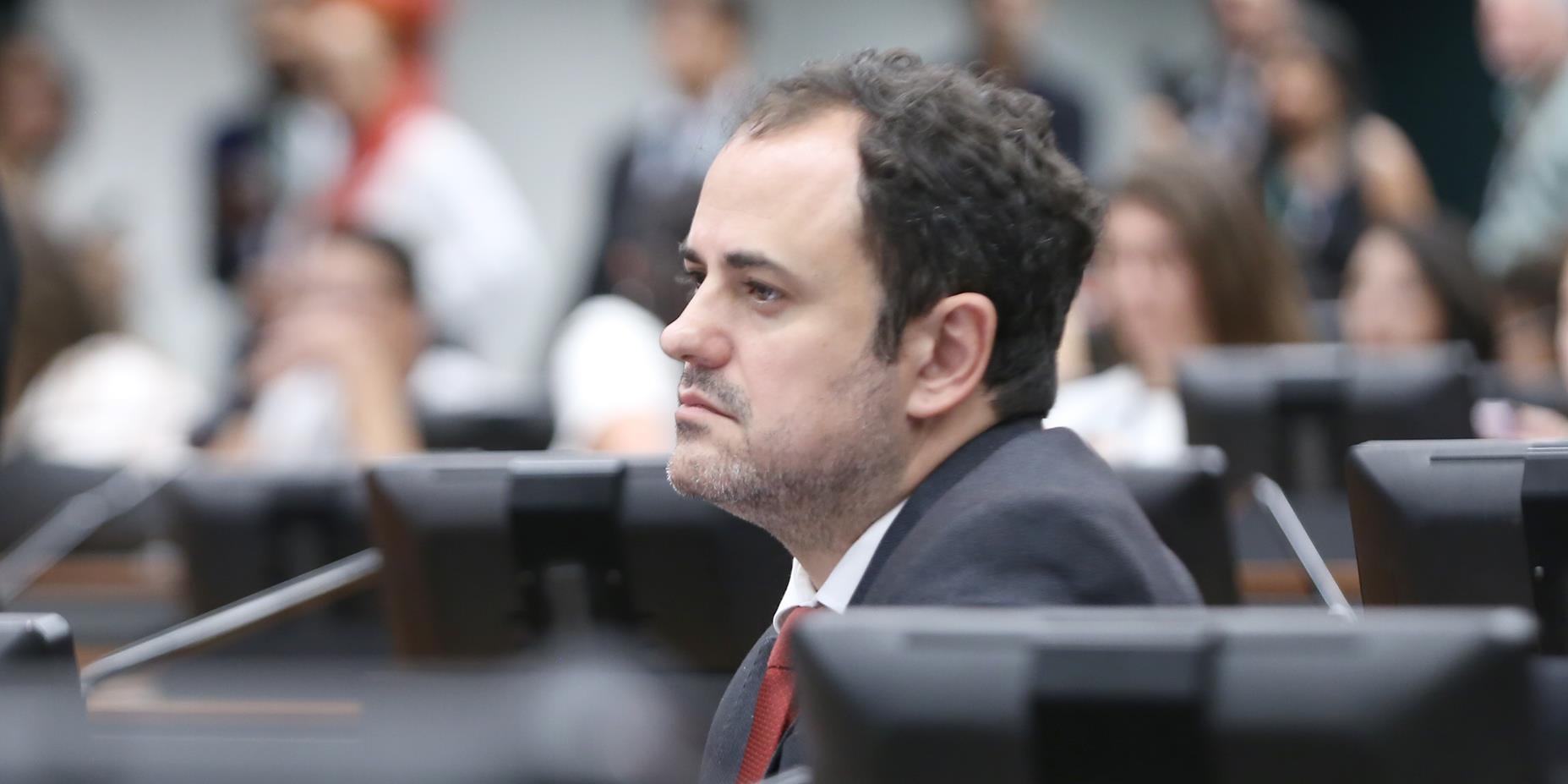CCJ adia votação do recurso contra a cassação de Glauber Braga