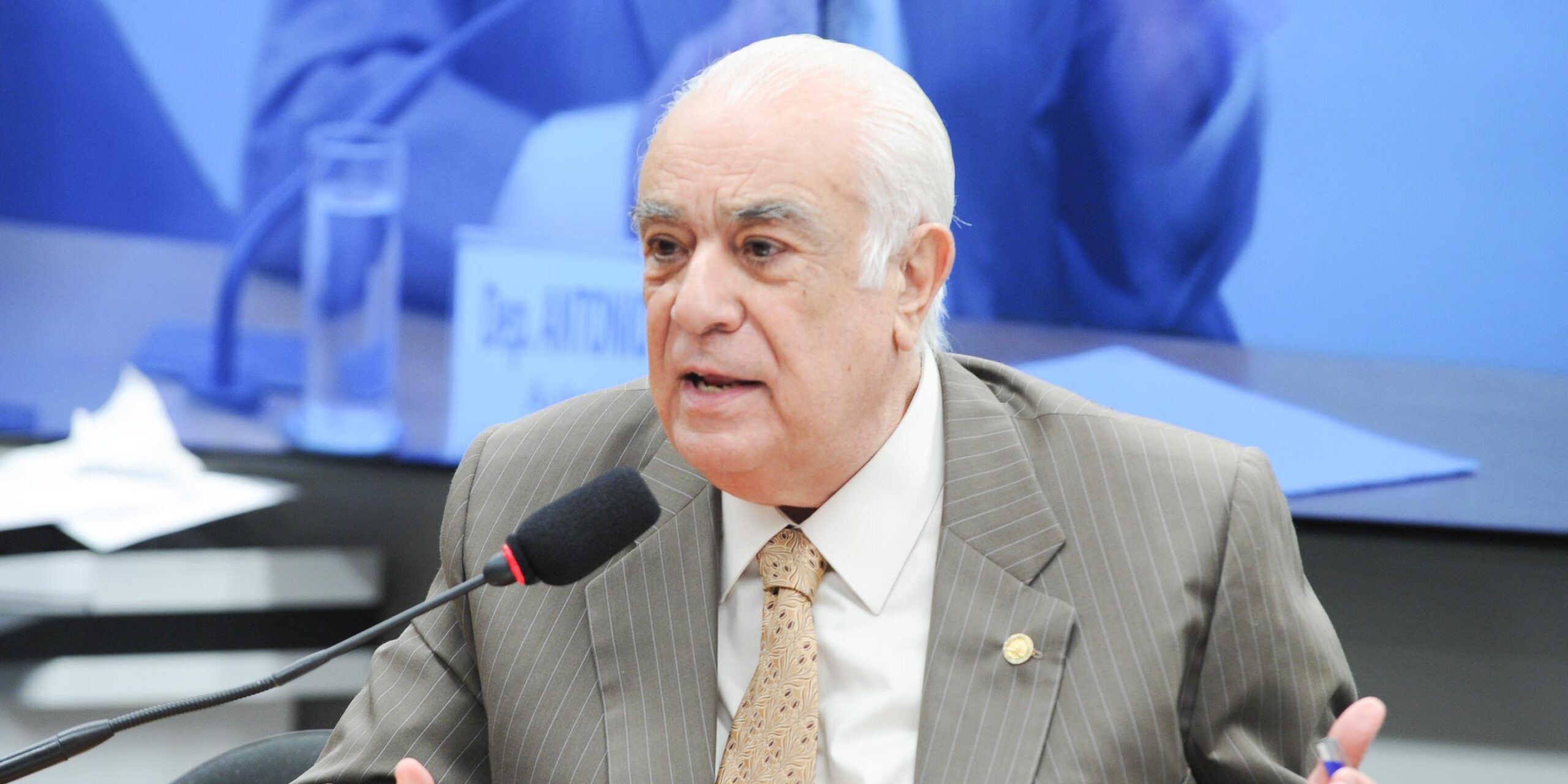 Comissão aprova uso de tripulação estrangeira em emergências