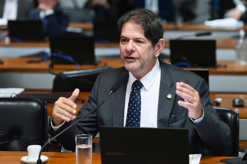 Texto recebeu parecer favorável do relator Cid Gomes (PSB-CE), e seguirá para a Câmara.