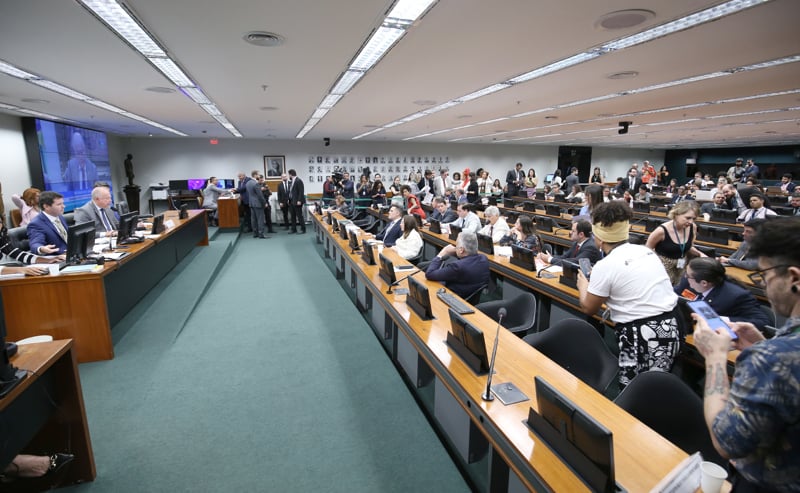 Instalação da comissão formaliza início dos debates para o projeto.