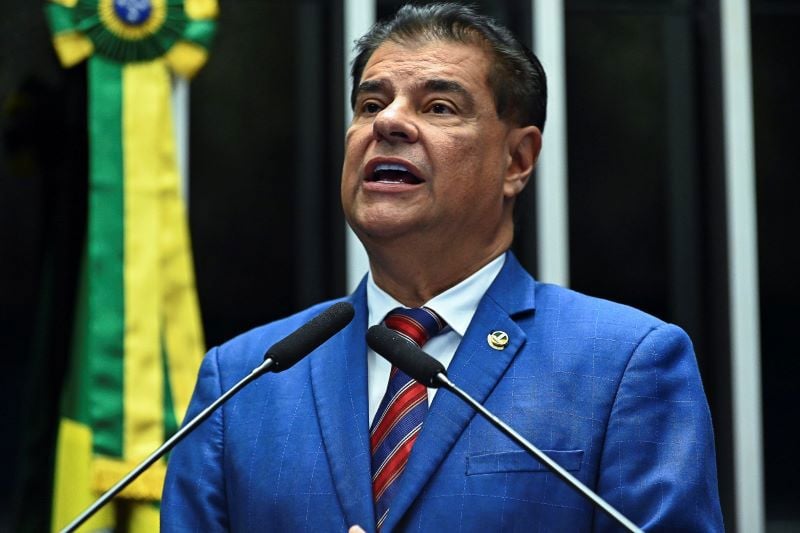 O senador Nelsinho Trad (PSD-MS) preside a Comissão das Relações Exteriores na Casa